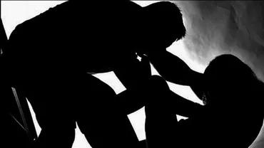 Doi polițiști au fost arestați după ce au violat o adolescentă de 18 ani