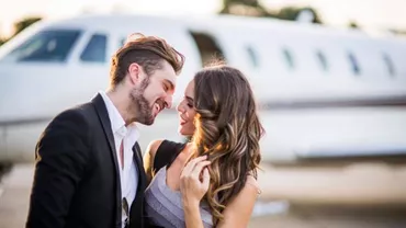 Sex la înălțime! Doi pasageri ai unui avion s-au ÎNDRĂGOSTIT fulgerător și ce-a urmat aproape a DETURNAT zborul (VIDEO)