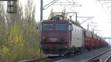 Atenție la neatenție: Tânăr de 19 ani, mort după ce a fost lovit de tren în timp ce asculta muzică la căști
