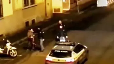 ”Vă sparg fața”. Imagini ȘOC cu un român arestat de poliția italiană, virale pe Internet (VIDEO)