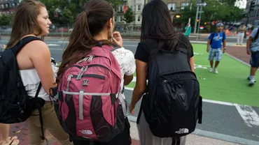 Panouri antiglonț pentru ghiozdanele elevilor: O școală din SUA ia măsuri pentru a face față unui atac armat 