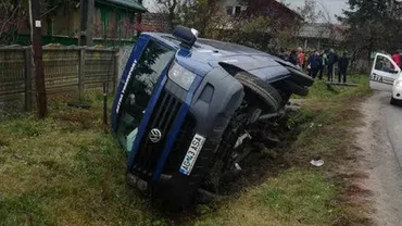 Un microbuz cu 20 de muncitori s-a răsturnat în județul Argeș. Starea victimelor