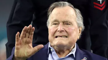 George Bush Senior acuzat că a pipăit posteriorul unei fete de 16 ani (FOTO)