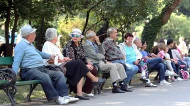 Unii pensionari pot cere recalcularea pensiilor de joi
