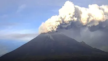 Zboruri ANULATE spre Bali, după erupţia SPECTACULOASĂ a vulcanului Agung (VIDEO)