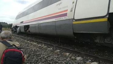Cel puțin 21 de persoane au fost rănite după deraierea unui tren în Spania (FOTO)
