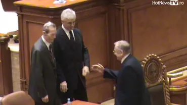 MOMENTUL DE NEUITAT în care Regele Mihai A REFUZAT SĂ DEA MÂNA cu Ion Iliescu  (VIDEO)