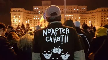 “Parlament penal, marș la tribunal!” Protest în Capitală împotriva încercărilor PSD-ALDE de a modifica Legile Justiției: ”Clan mafiot, să vină DIICOT!” (VIDEO, FOTO)