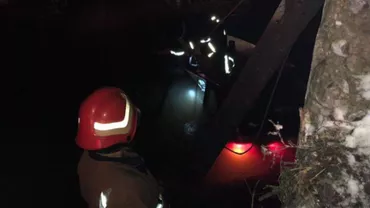 Reghin: O mașină a căzut într-un canal de alimentare cu apă. Șoferul și posibilii pasageri sunt de negăsit 
