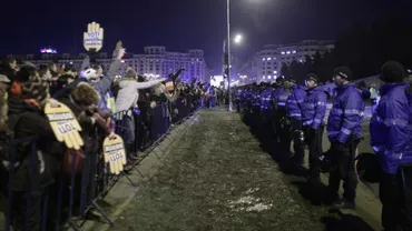 Nou protest în fața Parlamentului după votul privind statutul magistraților și ștergerea interdicțiilor ANI (FOTO, VIDEO)