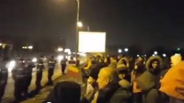 Noi proteste în fața Parlamentului: ”Nemernicilor, ne-ați răgușit pe toți!” (VIDEO)