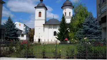 Un bărbat din Botoșani a fost prins de poliție după ce a furat poarta unei biserici