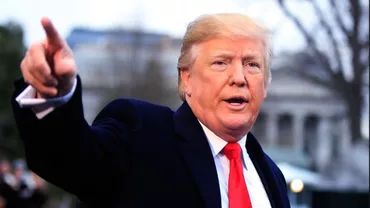 Donald Trump îşi dă în judecată unul dintre cei influenţi colaboratori din campania electorală şi de la începutul mandatului: "Nu şi-a pierdut doar slujba, ci şi minţile"