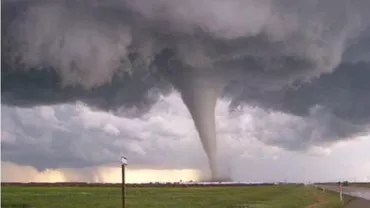 Noi imagini șocante cu TORNADA din Spania. „Cerul se prăbușește pe pământ!” (VIDEO)