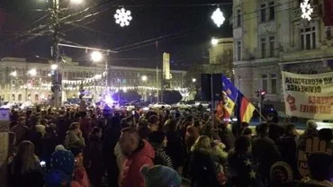 Anul începe cu noi proteste: Sute de clujeni au contestat, în stradă, legile justiției (VIDEO)
