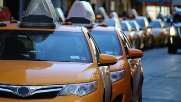 Primăria Capitalei, întâlnire cu taximetriștii. Ce soluții de îmbunătățire a transportului au fost discutate