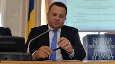 Elevii i-au declarat RĂZBOI lui Liviu Pop