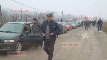 Protest zgomotos la Vaslui: Aproape 200 de oameni au manifestat, nemulţumiţi de drumurile proaste care le distrug maşinile (VIDEO)