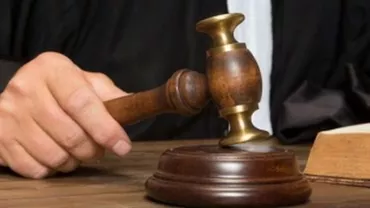 Un judecător a vrut să elibereze o femeie care trafica minore pentru că ”așa i-a zis Dumnezeu”