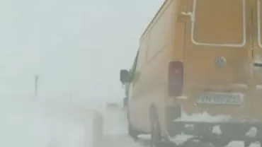 Situație critică în patru județe: Localități fără curent electric din cauza ninsorilor abundente (VIDEO)