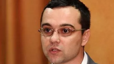 Încă un ministru face un pas înapoi: Gabriel Petrea a anunţat că nu mai rămâne în Guvern