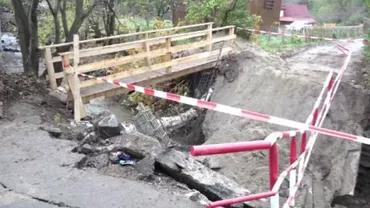 Alertă! Un POD din România S-A RUPT! BILANȚUL victimelor! Pompierii și ambulanța au intervenit de URGENȚĂ