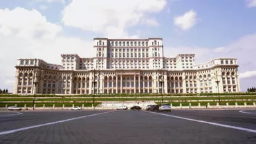 LOCUL din Casa Poporului unde parlamentarii NU SE ÎNJURĂ şi UITĂ DE DISPUTE