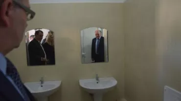 Epoca inaugurărilor: S-a TĂIAT PANGLICA la WC-UL PUBLIC (FOTO)