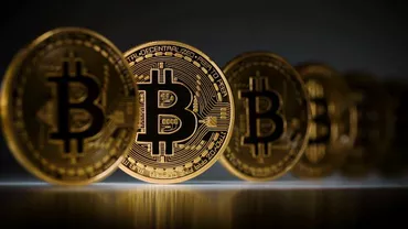TOPUL oamenilor care au devenit MULTIMILIONARI după CREŞTEREA criptomonedelor