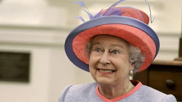 Moment JENANT pentru Elisabeta a II-a. Cum şi-a TĂIAT regina Marii Britanii CRACA de sub picioare
