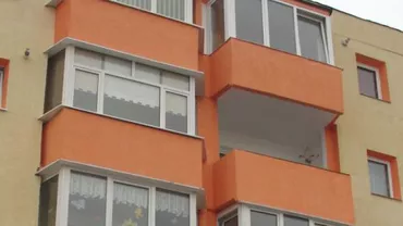 Un bărbat din Roman a fost ÎMPINS de la balcon de FIUL său (VIDEO)