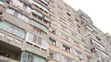 Bărbatul din Neamț care și-a aruncat tatăl de la balcon a fost prins