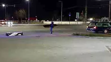 IMAGINI HALUCINANTE în Arad: Sicriu pierdut în mijlocul drumului! Cum a fost posibil (VIDEO)