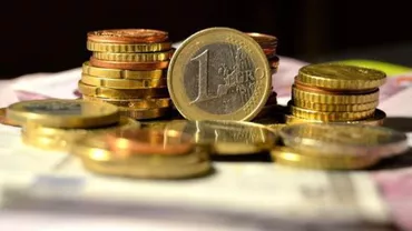 Euro atinge un NOU MAXIM. Scandalul politic PRĂBUȘEȘTE leul! Românii cu CREDITE, GRAV afectați