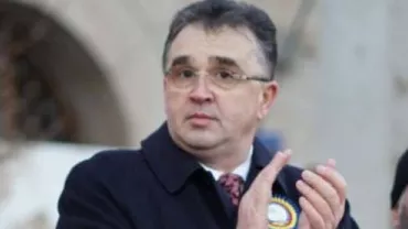 CJ Vrancea cumpără mărţişoare cu cristale Swarowski, ”lucrate manual, electroplacate cu aur de 24 de karate“