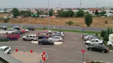 Un bărbat a murit în parcarea unui mall din Vâlcea, după ce a fost strivit de o mașină de marfă
