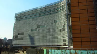 România, atenţionată din nou de Comisia Europeană. "Progresele înregistrate în lupta anticorupţie au fost puse în pericol." Despre ce PRESIUNI INTENSE mai vorbeşte forul comunitar