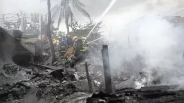 Filipine: Cel puțin zece persoane au murit după ce un avion s-a prăbușit pe o casa