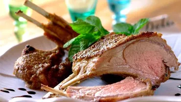 CRIZĂ DE MIEI: Cât va costa tradiţionala carne de Paște?