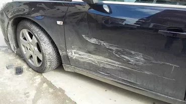 Mașina lovită în parcare? Puteți fi despăgubiți, chiar dacă vinovatul nu a fost prins de poliție