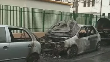 București: Opt mașini, distruse în trei incendii. Există suspiciunea că focul a fost provocat (VIDEO)