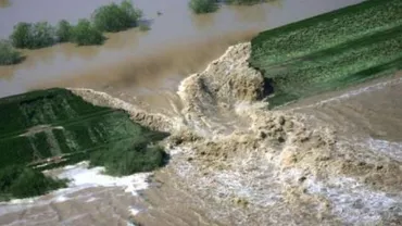Situaţie DRAMATICĂ în TELEORMAN: Autorităţile au decis deversarea controlată a lacului Suhaia! RISC ridicat de ruperea a DIGULUI (VIDEO)