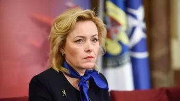 Carmen Dan sărbătoreşte Crăciunul: Poliţia Română afirmă că Paştele e Sărbătoarea Naşterii Domnului (FOTO)