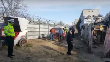 Constănţeni, amendaţi pentru că ţineau cai şi caleşti în spatele blocului (VIDEO)