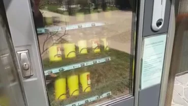 Câmpina: Un automat cu tămâie și lumânări a fost instalat la intrarea într-un cimitir (VIDEO)