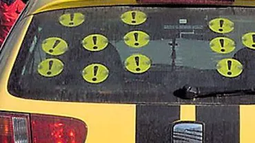 O conducătoare auto cu permis de două săptămâni a lovit cu maşina trei elevi, în Sinaia. Vezi cum s-a întâmplat