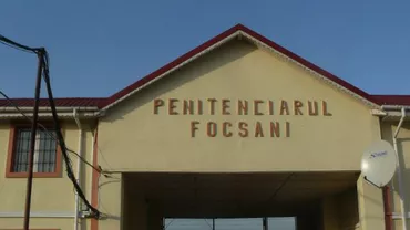 Vrancea: Un deținut protestează pe acoperișul Penitenciarului Focșani. Ce nemulțumiri are bărbatul (FOTO)