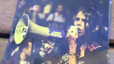 Jandarmeria, acuzată că a utilizat abuziv imaginea unei tinere pentru a ilustra pe un pliant faptele antisociale