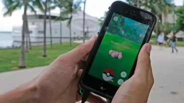 SUA: Bătrân dispărut de acasă, găsit într-un parc de o femeie care vâna Pokemoni