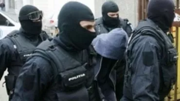 Procurorii au dat LOVITURA! O întreagă REȚEA MAFIOTĂ a fost destructurată: Aplica metoda Loverboy